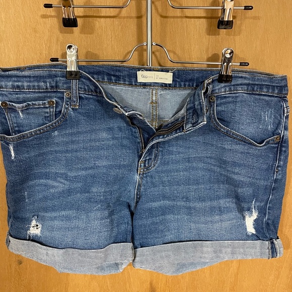 GAP- 5” shorts - Picture 1 of 2